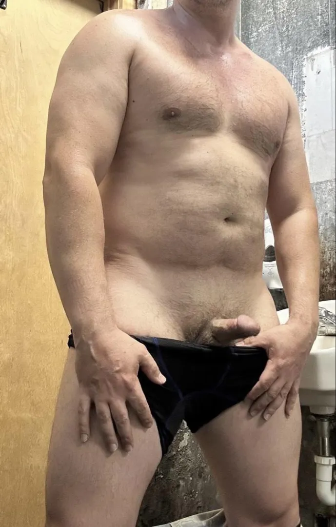 (41) Sweaty and ready for our personal training session