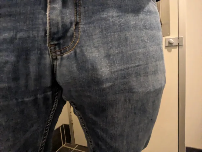 (43) Older jeans, what do you think?