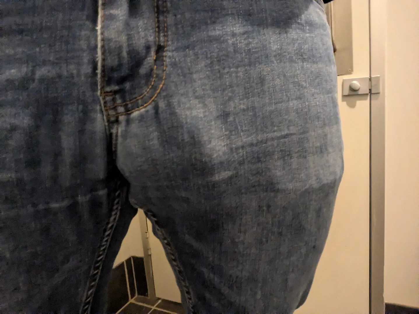 (43) Older jeans, what do you think?