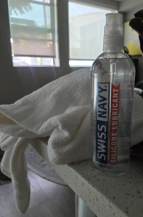 Come over, porn playing, whip it out and get edged. Bi, ddf #WeHo [90046]