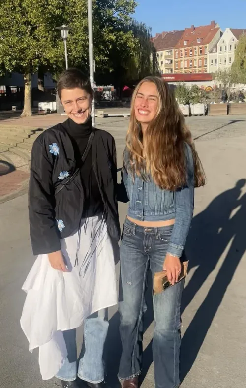 Contrasts are just so hot.