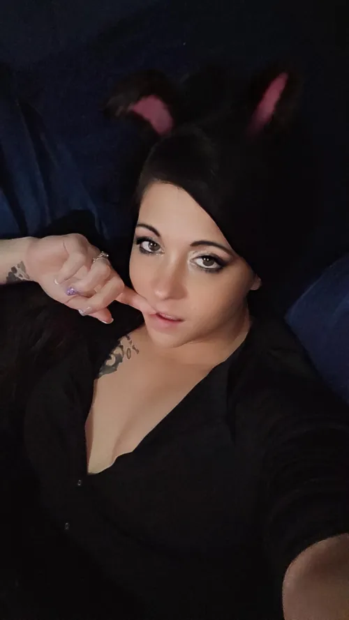 Couldn’t decide if I should be sweet or a little dangerous tonight.