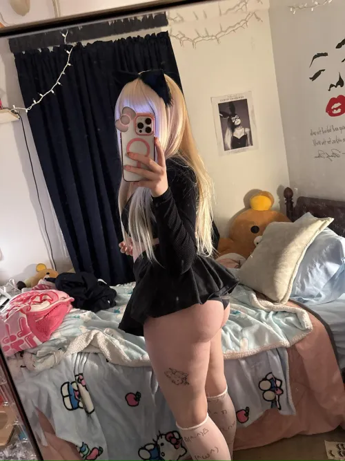 do i deserve treats from u or nah? ;))