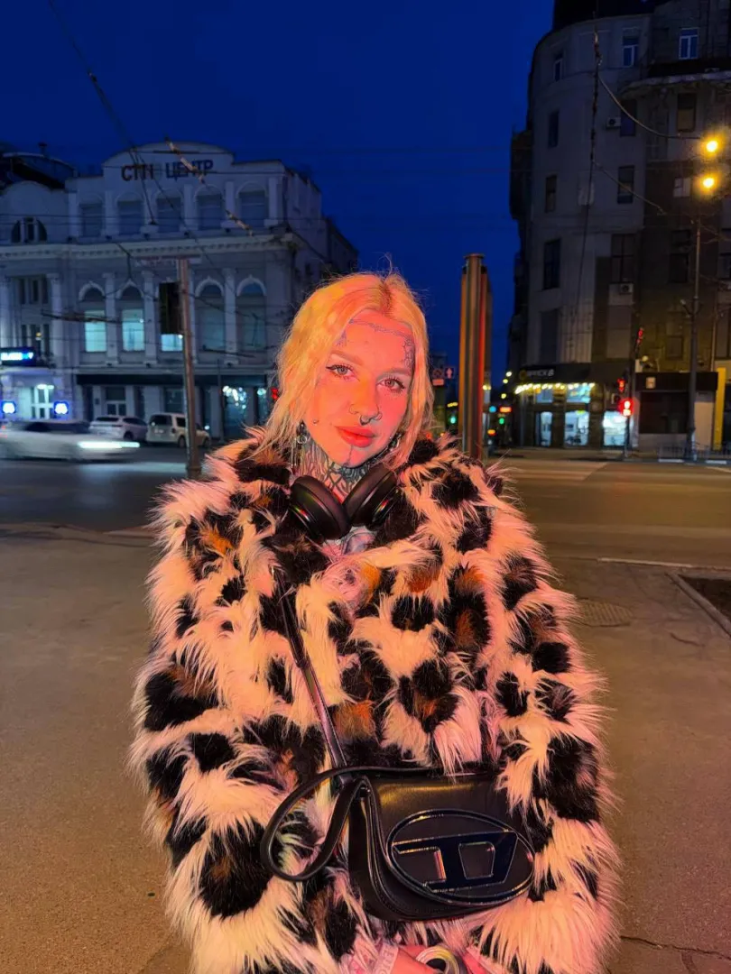 Do you like my outfit?