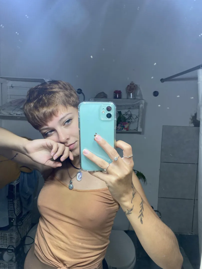 drop a reaction if you find me attractive;)