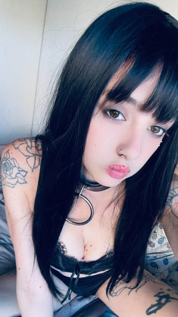 F18 - Feeling frisky, need someone w/ a place - lnstrgm: lunavayen