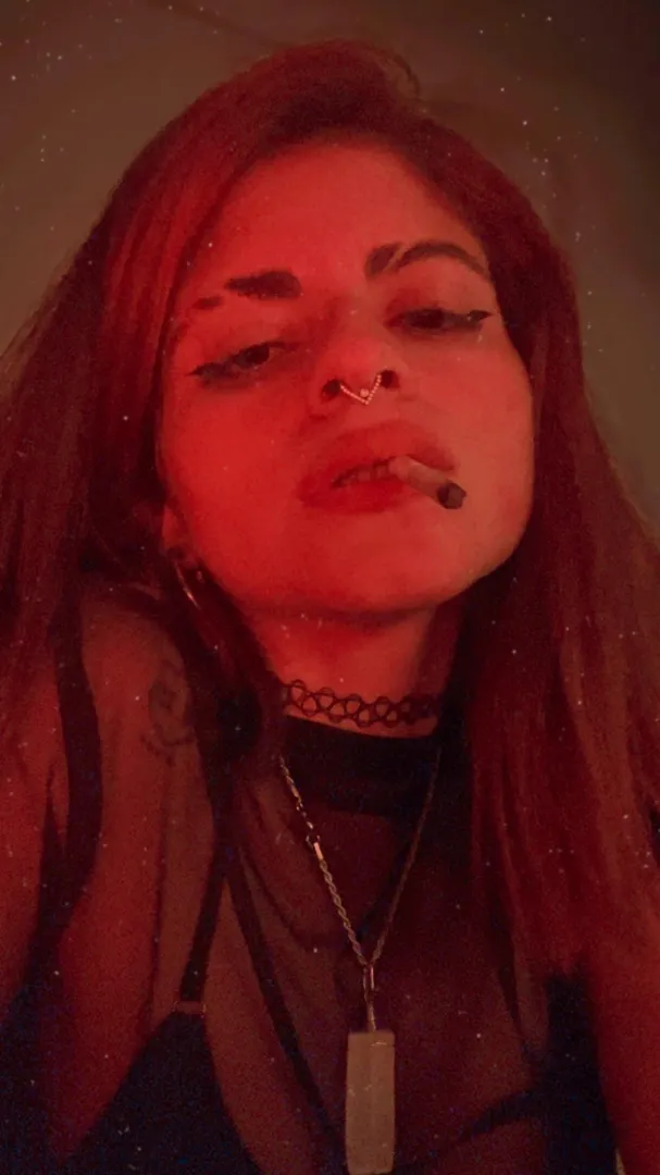 I can be a dominant and kinky GFE...but I like the connection. Are you curious?  Come and tell Mommy what you like 