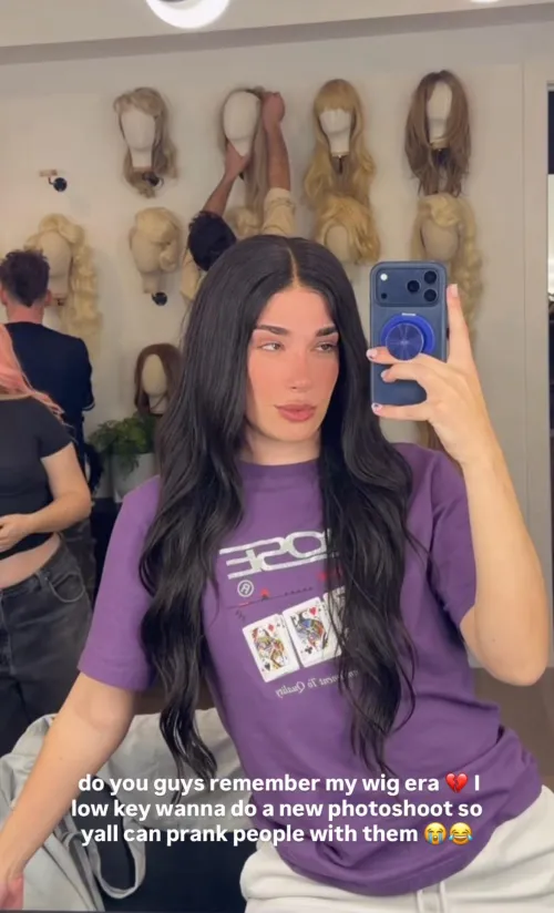 I neeeeed him to wear wigs again 