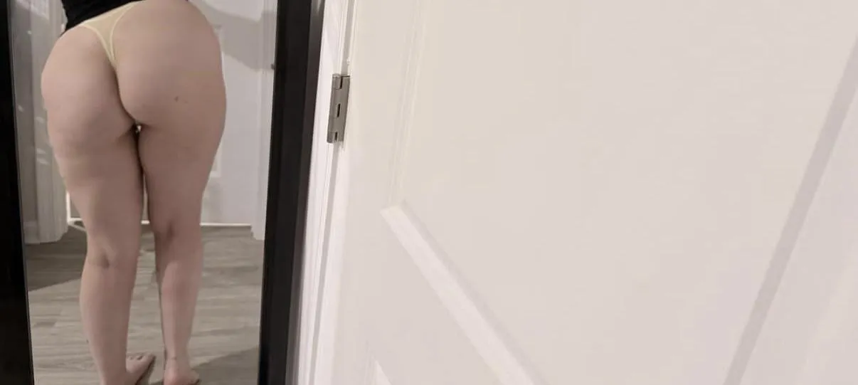 I’m so hot and superior that I deserve to drain your pathetic wallet to absolute zero before bed… approach, wallet open and ready 