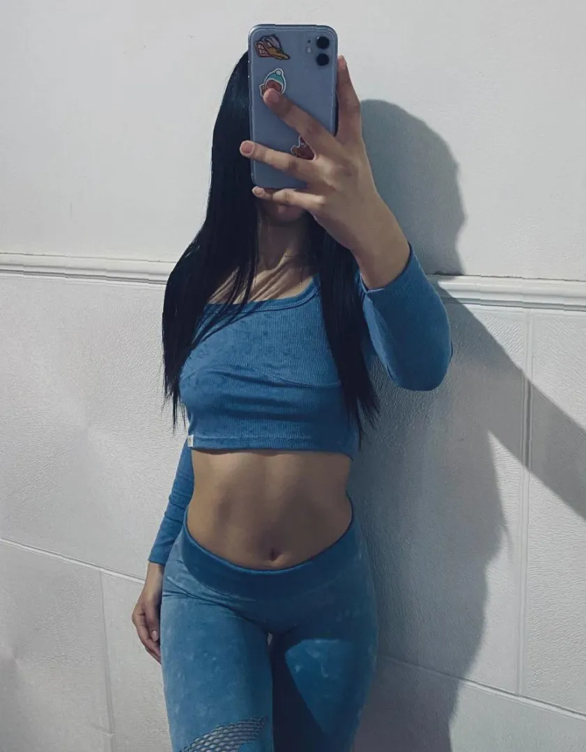 Je sais que je serais parfaite en rebondissant sur ta bite :3