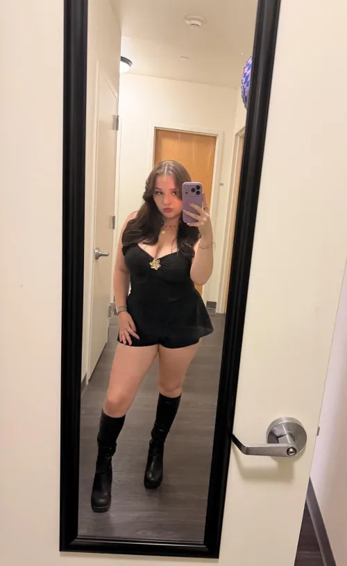 Kneel for this Goddess, idiots.