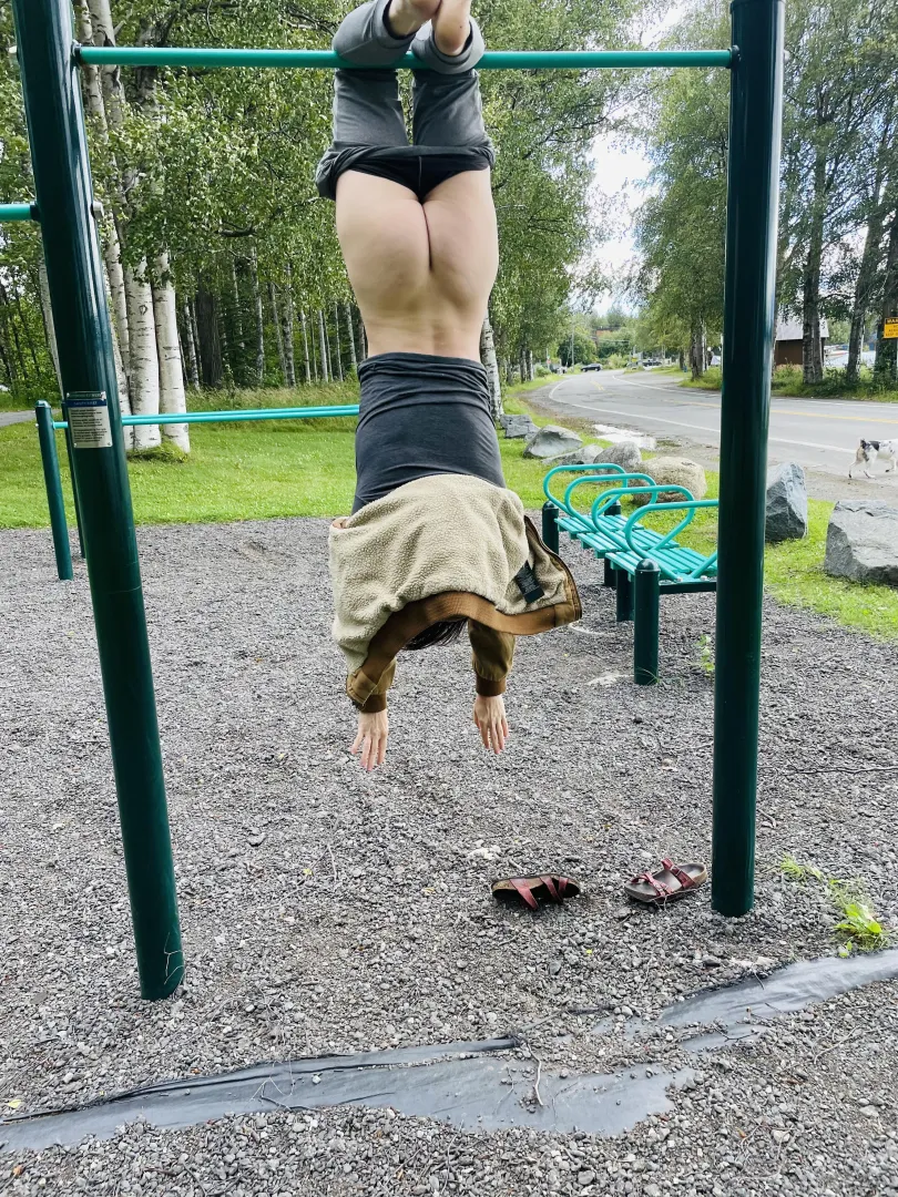 Leave a  if you’d hang out with me! 43F Alaska