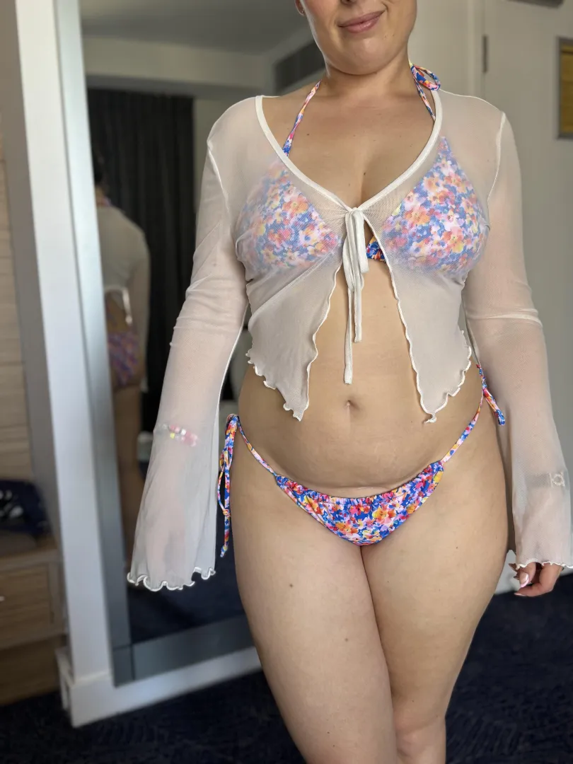 Let’s hit the pool for our first date