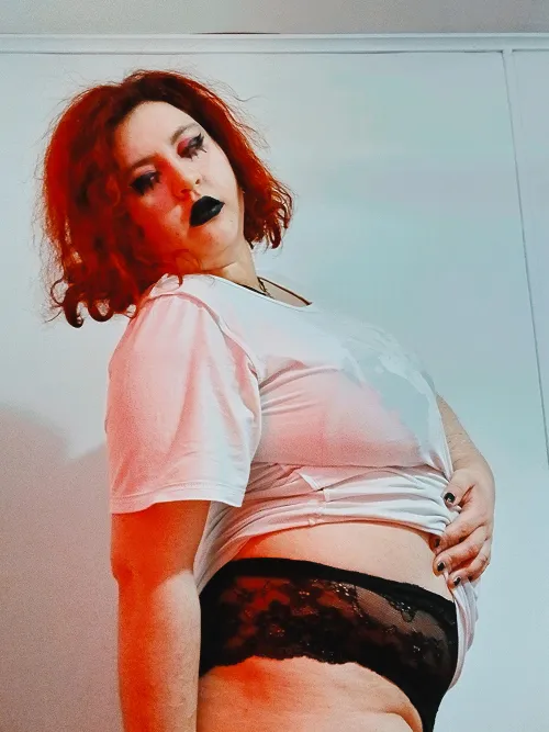 lips, clothes, all in black.~