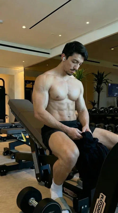 Maintaining my physique on vacation. No slacking 