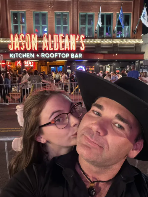 MF4A Always looking for a wild time. Couples and females to the front. Need plans this weekend!