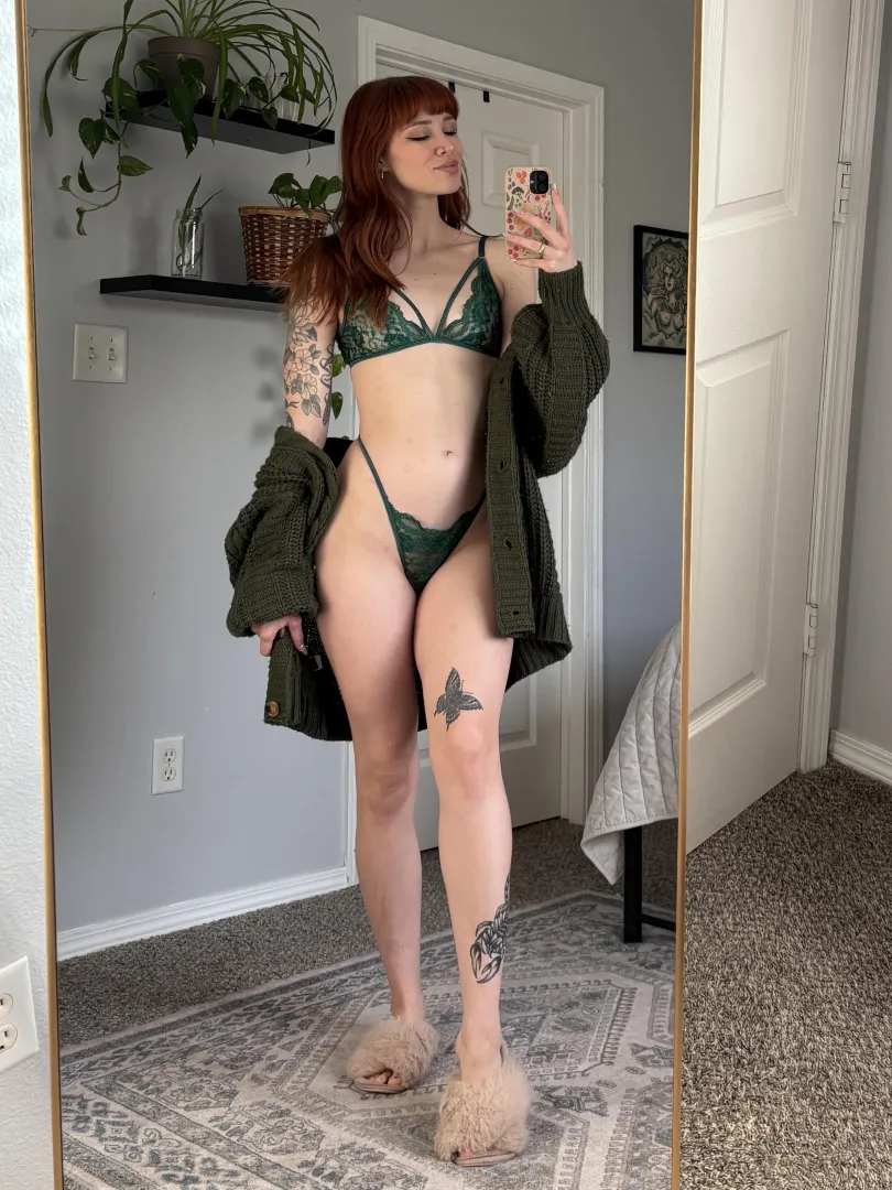 My tummy would look so much better with a little of you on it [img]