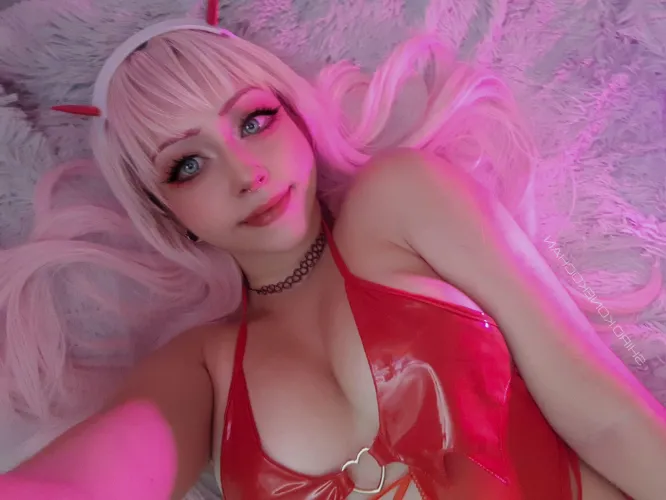 My Zero Two cosplay (Shirokoneko)