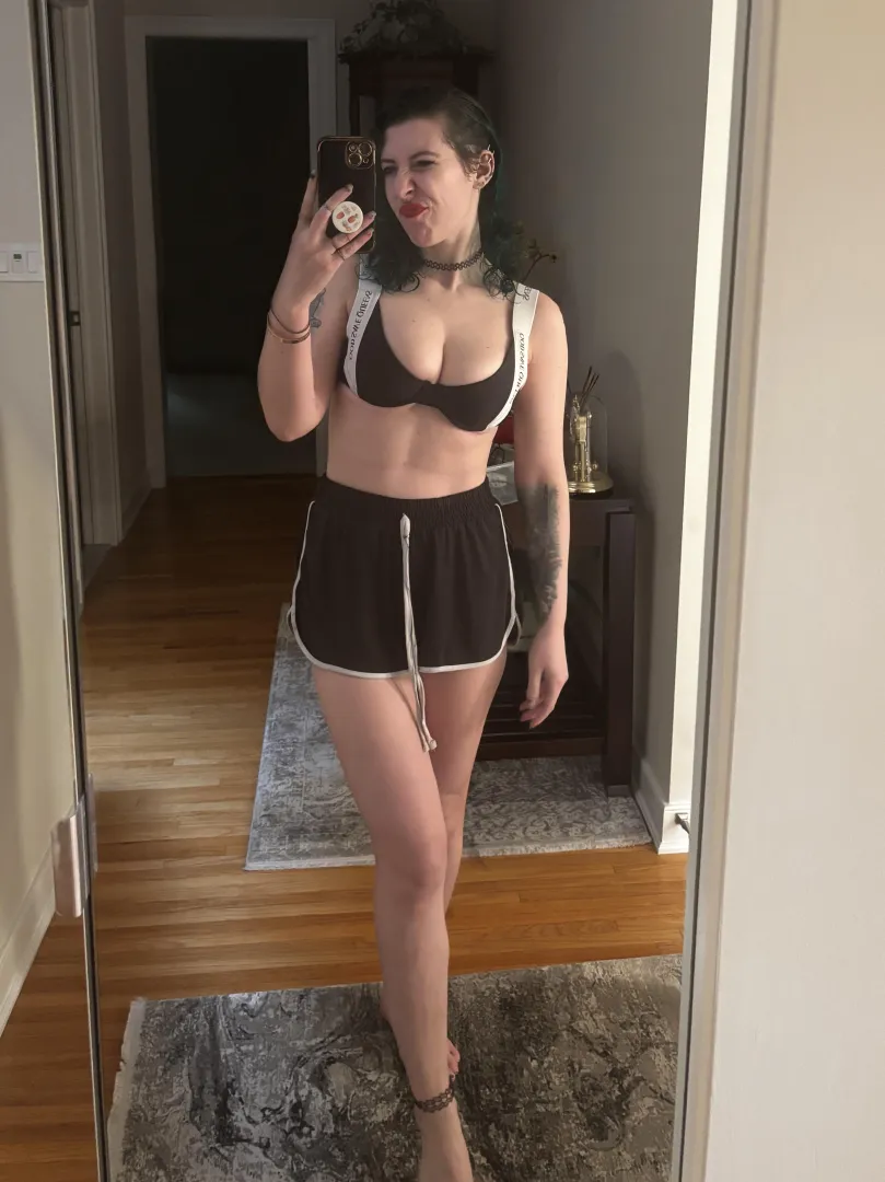 Ofc the fit's all black