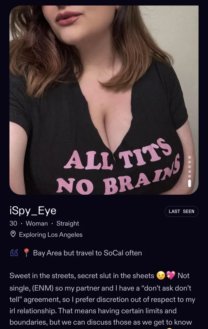 One from Feeld and damn- she’s a Reddit whore