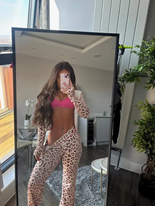 People say pink bra shows love