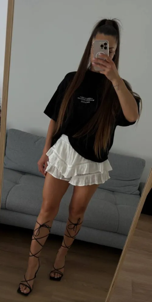 Think a longer hair would make me more pretty?