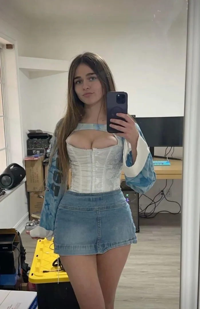 WAIT DONT TOUCH THAT TOTEM!!!! Will transform you into a young woman!!! I was an engineer, male,47. Now I’m this kind of bombshell, 19!!! No no wait! (Rp in comments or dm. Tell me if you touch it and who you were)