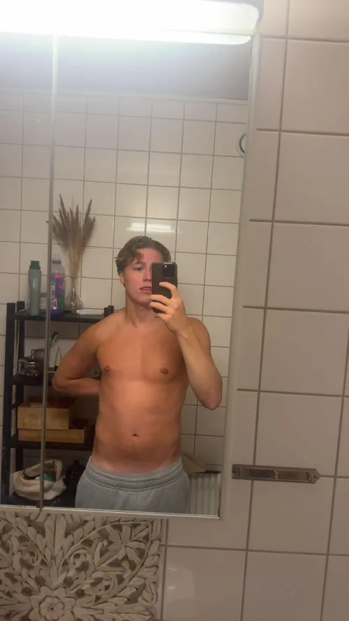 Wanna come to my dorm?