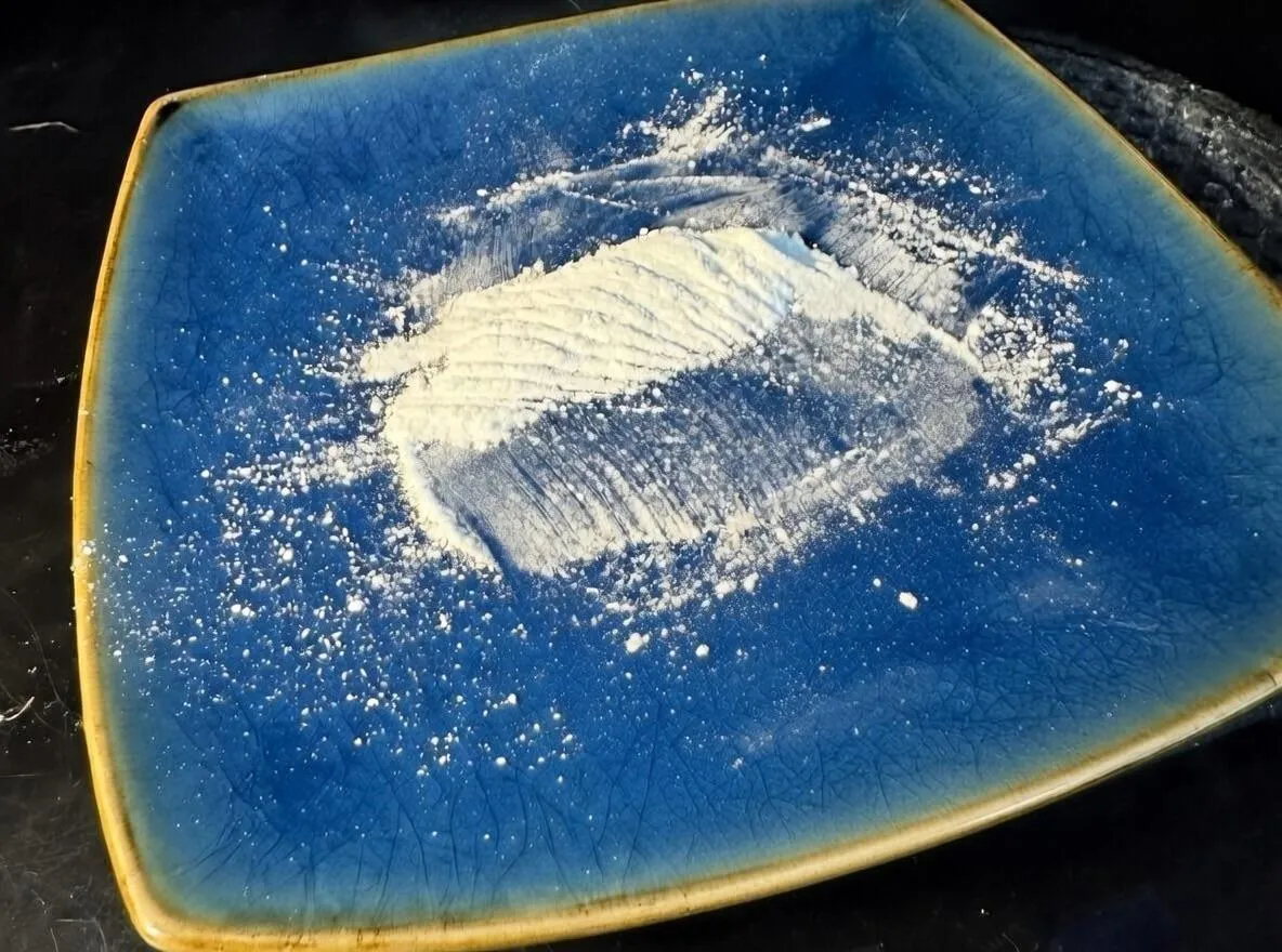 When the plug comes through but your self control stays ghosting 