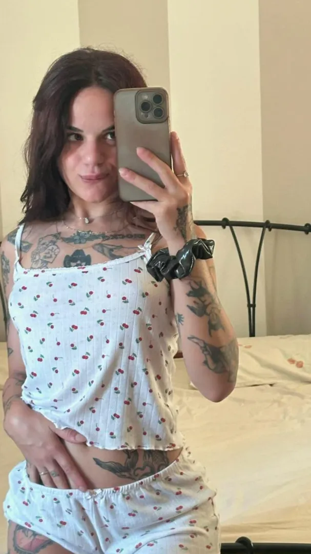 Will you finger me with your tatt hands