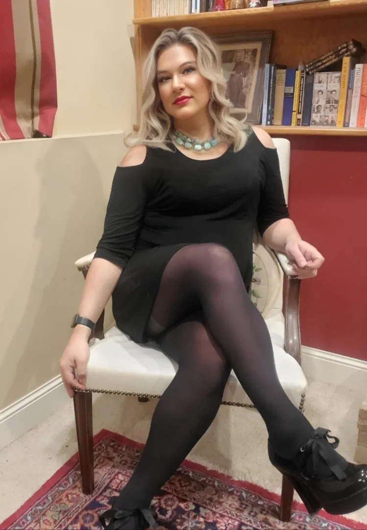 You dont see legs like these on boys so we all know what that makes me ✨️