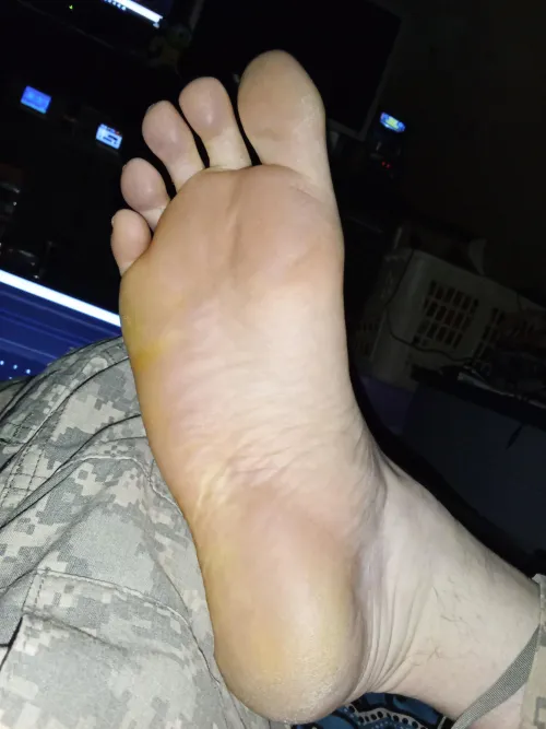 A lil dirty anyone near Erie pa area like to meet for some footy fun what u guys think of my size 13 soles