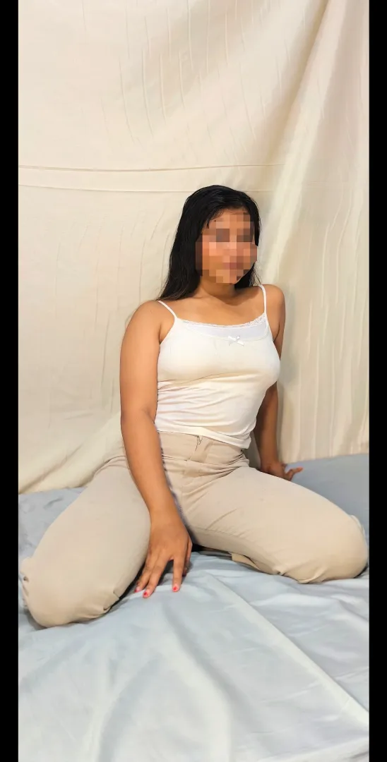 ada yang mau liat versi yg lebih seksi?