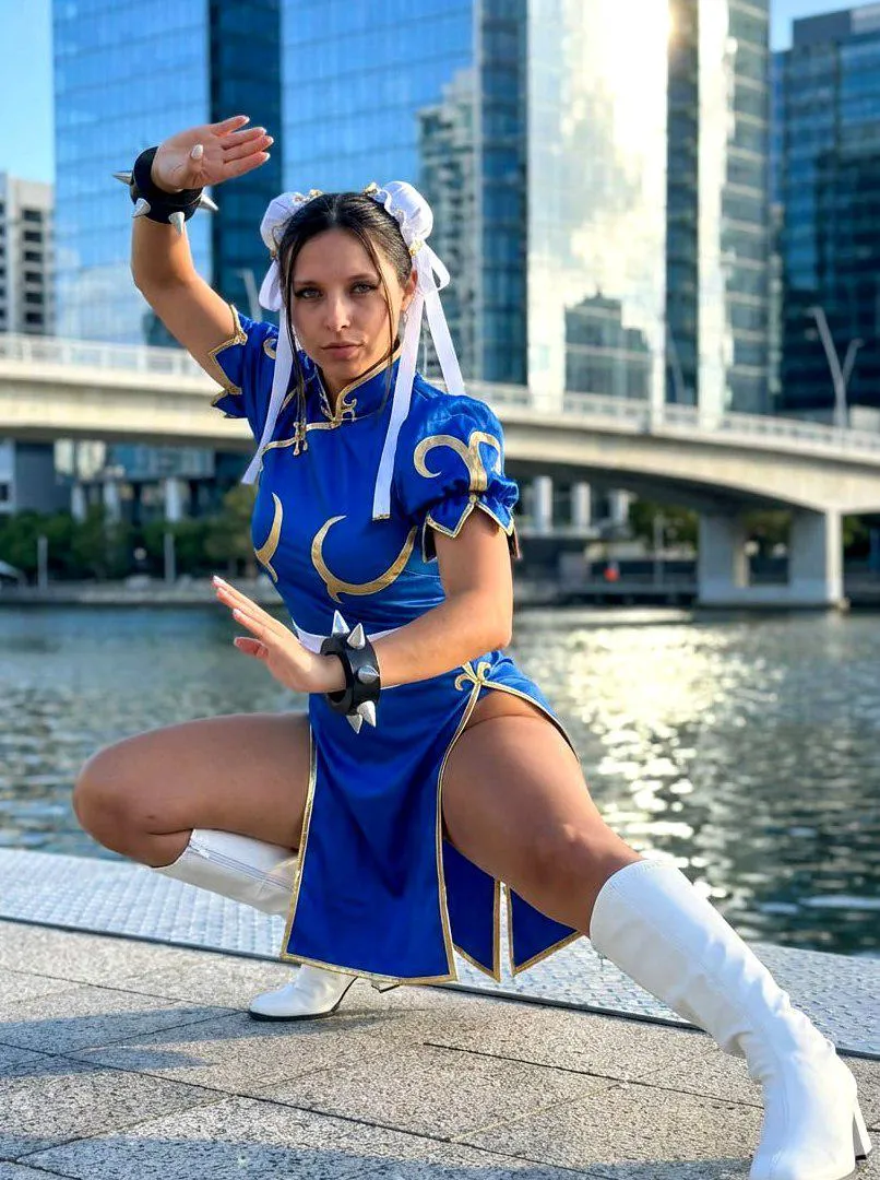Chun-Li cosplay by (emily)