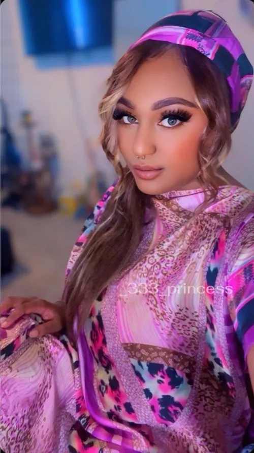 ✨Come here piggy, princess has a special spot just for you✨