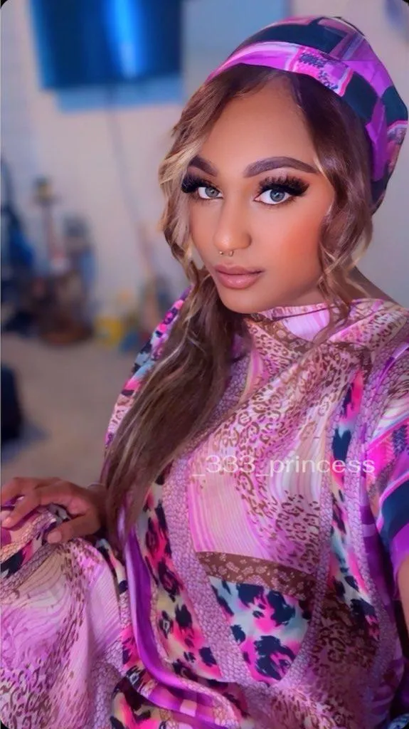 ✨Come here piggy, princess has a special spot just for you✨