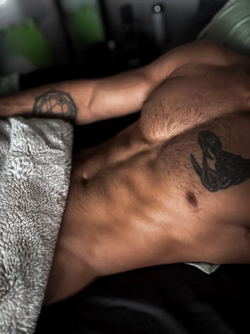 Come lay down, I bet your tired