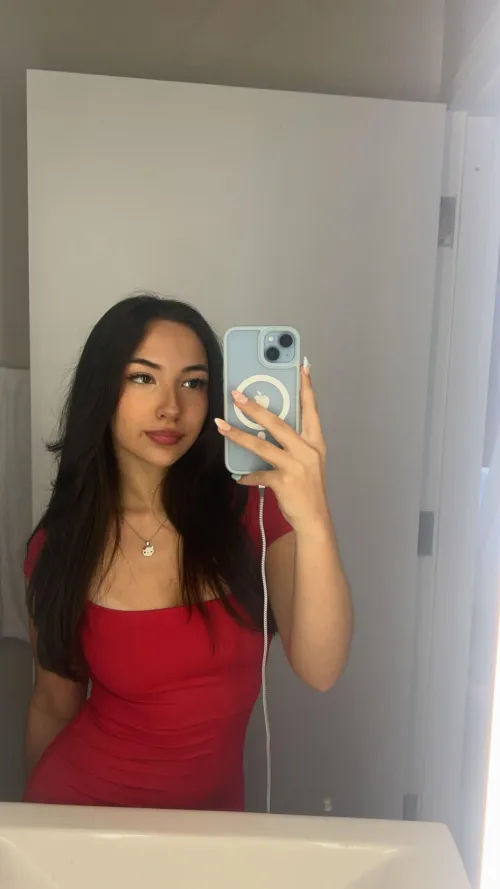 Does red look sexy on me..