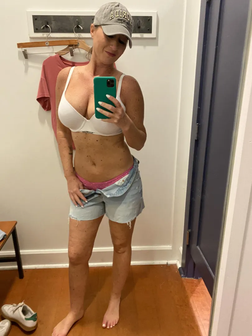 I should be trying on clothes not taking photos.