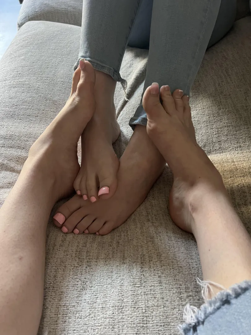 my sister in town, can you handle both our feet? 