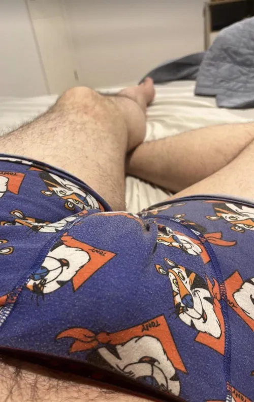 Need someone to help frost these flakes