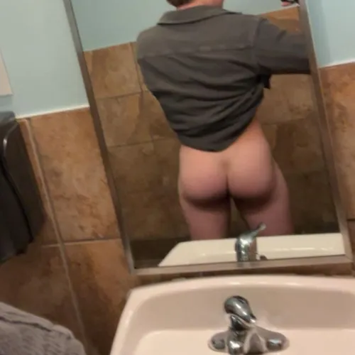 Never thought I’d be taking so many booty pics