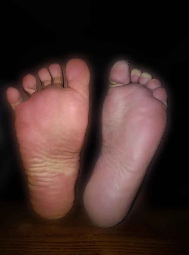 Spreading my toes like a good whore waiting for your warm load 