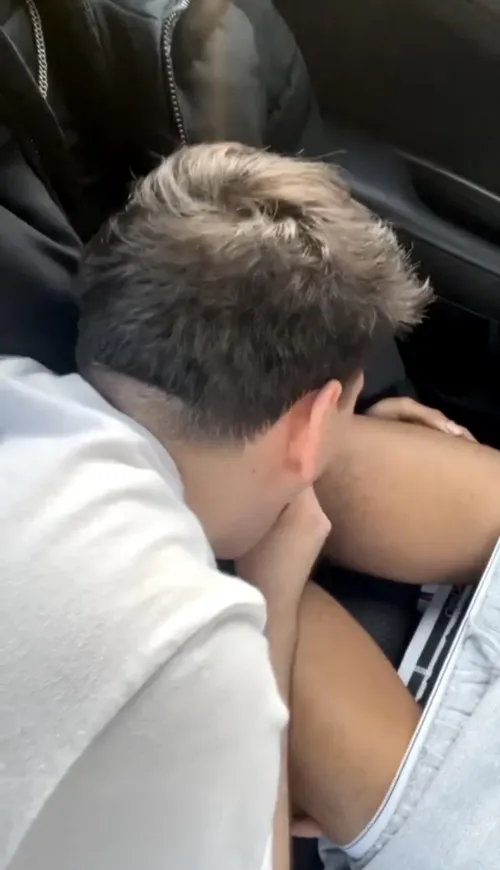 23 [M4M] Stamford - DL sucker looking to suck and swallow