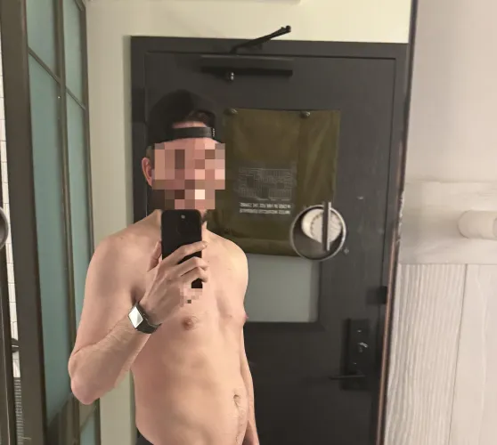 35 [M4FM] driving from NYC to NH tomorrow afternoon—would love to make a pit stop for some fun!