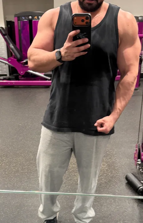 [36][M4MF/F] [Butler] looking to join a couple that’s looking for MFM or just any neglected wife or BBW (bigger the better)