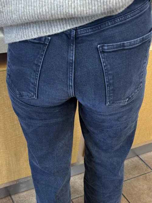 40 yr old MILF black jeans