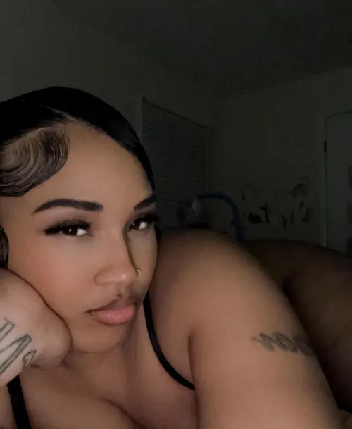 Anyone awake still? HMU