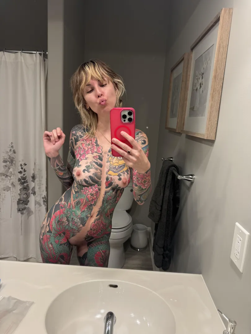 bathroom selfie to make you smile