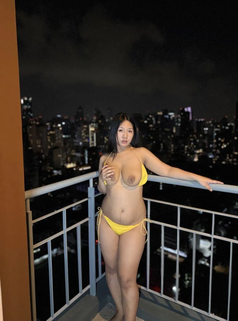 does an ugly, chubby asain slut like me turn you on? y/n?